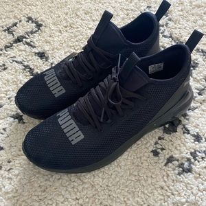 Mens Puma sneakers, size 10.5, brand new never worn